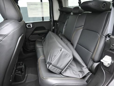 New 2025 Jeep Gladiator Sport image 10