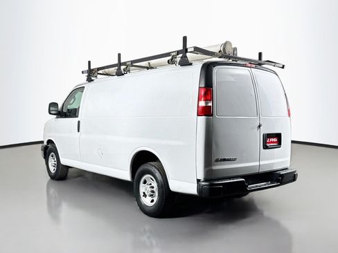 Used 2019 Chevrolet Express 2500 w/ Driver Convenience Package RWD image 3