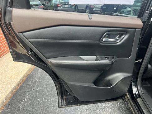 Used 2023 Nissan Rogue SL w/ SL Premium Package AWD/4WD image 18