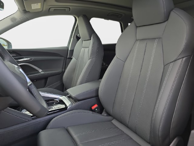 Used 2025 Audi Q5 Premium Plus w/ Premium Plus AWD/4WD image 15