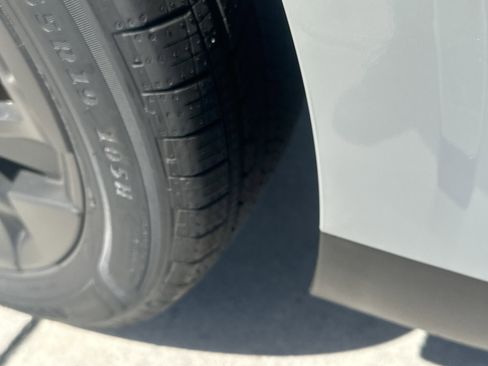 New 2026 Kia Carnival EX FWD image 11