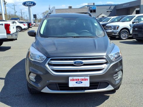 Used 2018 Ford Escape SE w/ SE Sync 3 Package AWD/4WD image 2