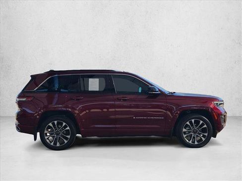 Used 2025 Jeep Grand Cherokee Overland w/ Adv Protech Group III AWD/4WD image 4