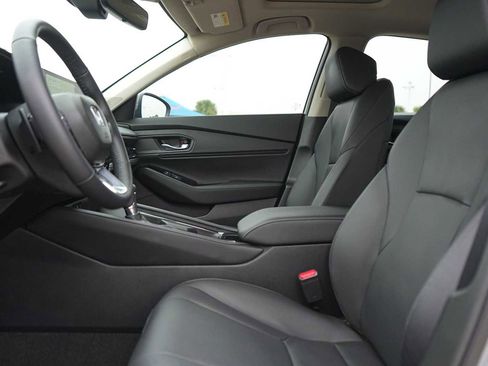 Used 2025 Honda Accord Touring image 11
