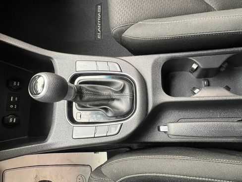 Used 2019 Hyundai Elantra GT FWD image 24