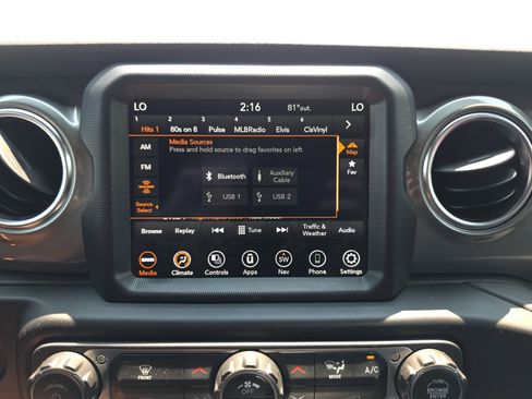 Used 2023 Jeep Gladiator Overland AWD/4WD image 18