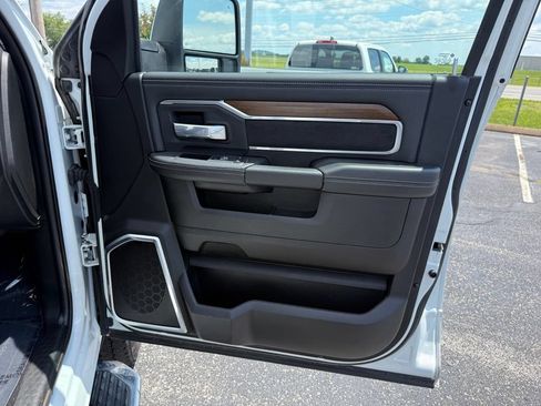 Used 2024 RAM 2500 Laramie AWD/4WD image 19