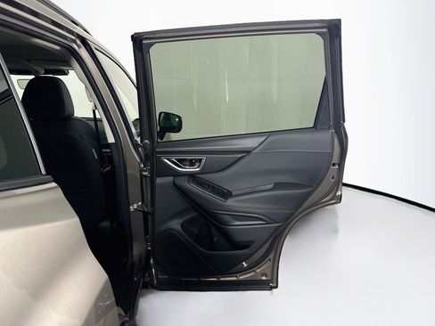 Used 2024 Subaru Forester Premium AWD/4WD image 29