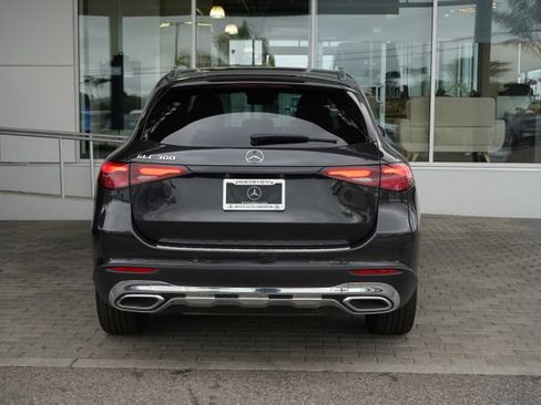 Used 2026 Mercedes-Benz GLC 300 image 7
