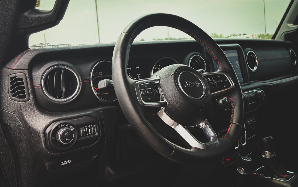 Used 2020 Jeep Gladiator Rubicon AWD/4WD image 2