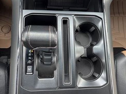 Certified 2022 Ford F150 Lariat w/ Equipment Group 502A High image 24