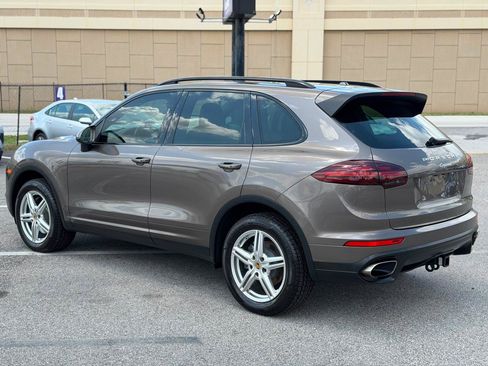 Used 2016 Porsche Cayenne AWD/4WD image 6