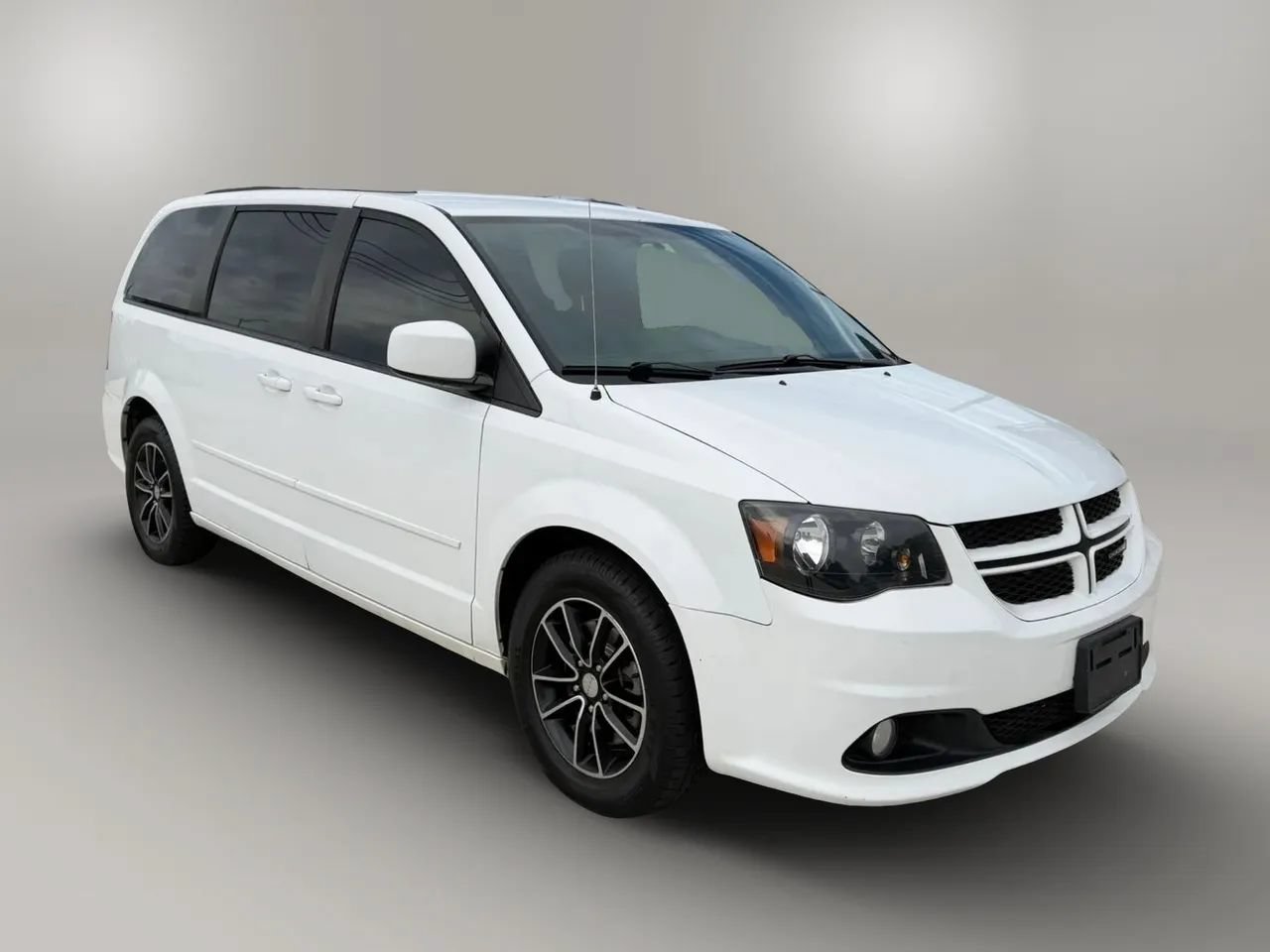 Used 2017 Dodge Grand Caravan GT FWD image 1