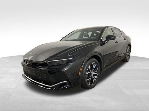 Certified 2024 Toyota Crown AWD/4WD image 4