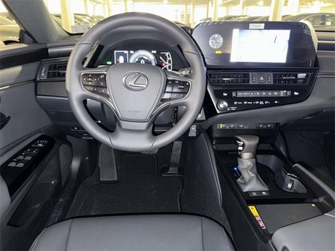 New 2025 Lexus ES 300h w/ Premium Package image 3