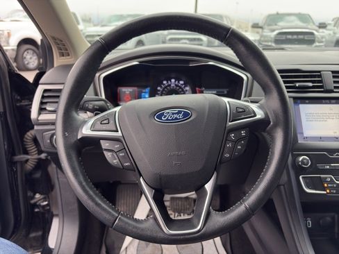 Used 2019 Ford Fusion SE w/ Equipment Group 151A image 13