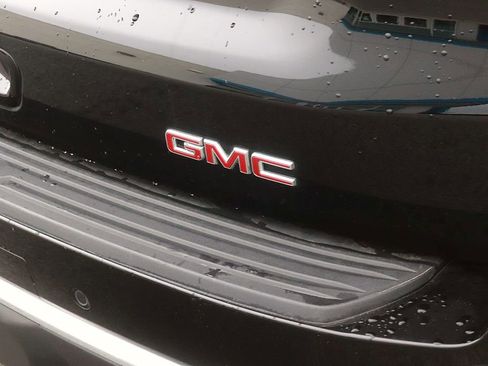 Used 2025 GMC Yukon Denali AWD/4WD image 9