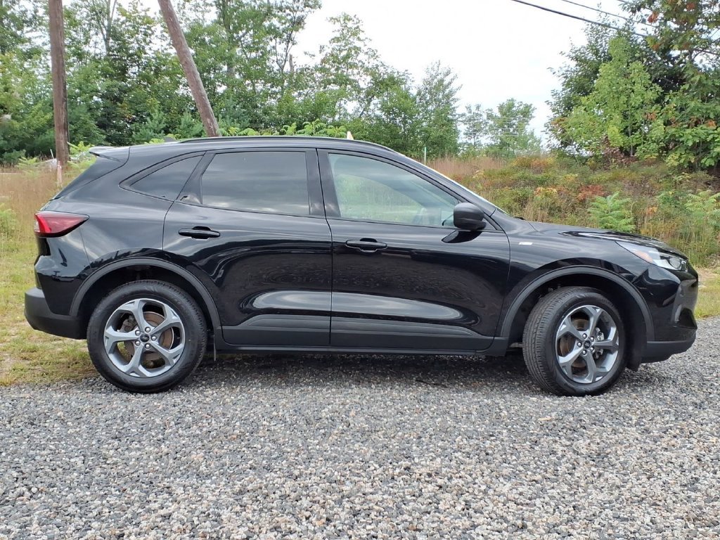 Certified 2025 Ford Escape ST-Line AWD/4WD image 3