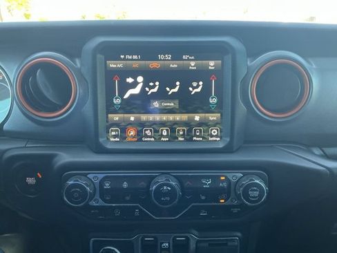 Used 2023 Jeep Gladiator Mojave w/ LED Lighting Group AWD/4WD image 18