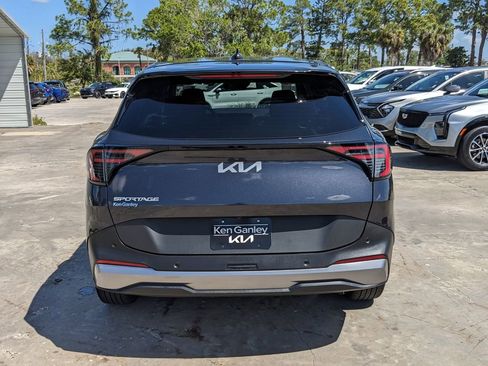Certified 2026 Kia Sportage LX image 7