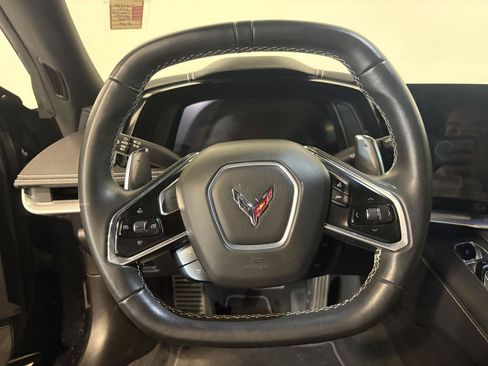 Used 2021 Chevrolet Corvette Stingray Coupe w/ Z51 Performance Package RWD image 17