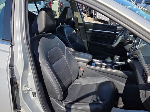 Used 2020 Nissan Altima 2.5 SL FWD image 15