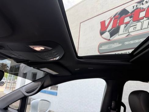 Used 2019 Chrysler Pacifica Touring-L FWD image 22