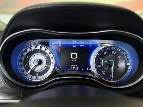 Used 2020 Chrysler 300 Touring w/ Sport Appearance Package image 22