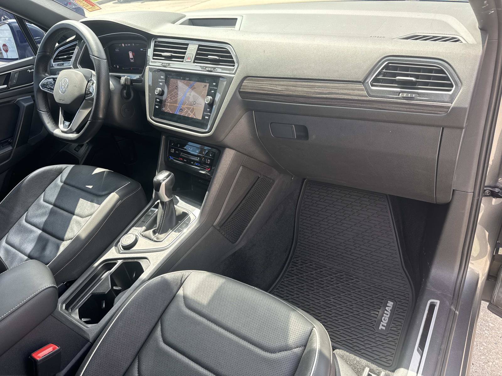 Used 2023 Volkswagen Tiguan SEL R-Line AWD/4WD image 11