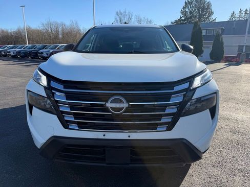 Used 2024 Nissan Rogue S image 10