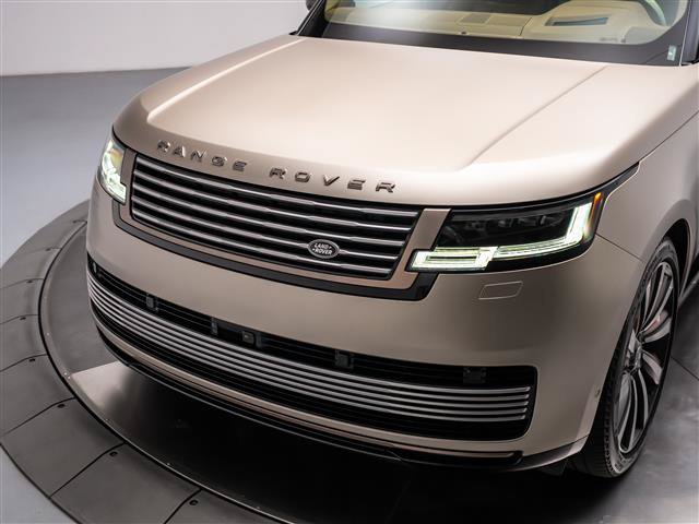 Used 2024 Land Rover Range Rover SV AWD/4WD image 9