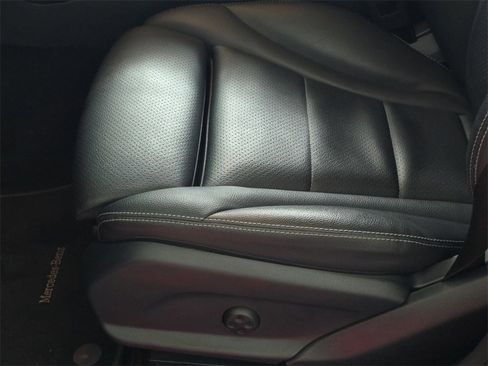 Used 2019 Mercedes-Benz GLC 300 image 31