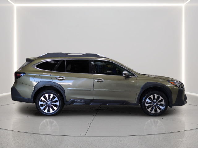 Used 2024 Subaru Outback Touring AWD/4WD image 6