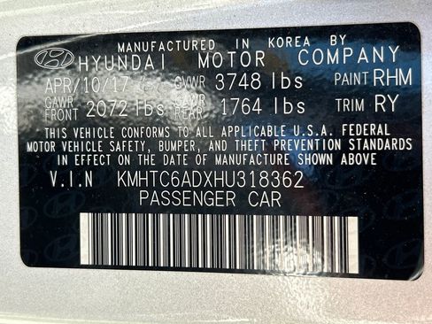 Used 2017 Hyundai Veloster Base image 27