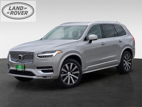 Used 2025 Volvo XC90 B5 Core image 1