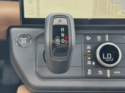 New 2026 Land Rover Defender 110 X-Dynamic SE AWD/4WD image 29