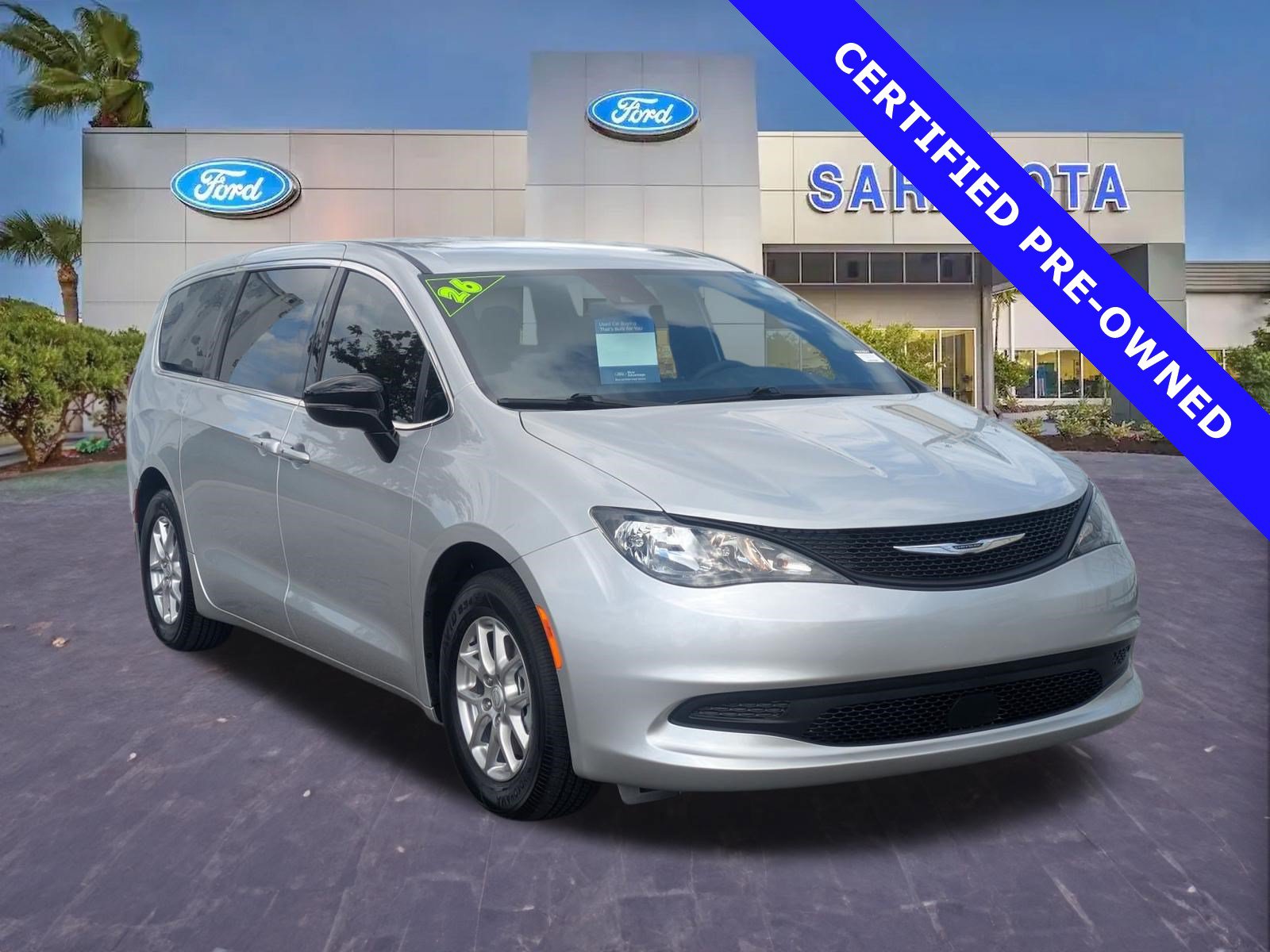 Used 2026 Chrysler Voyager LX FWD image 1