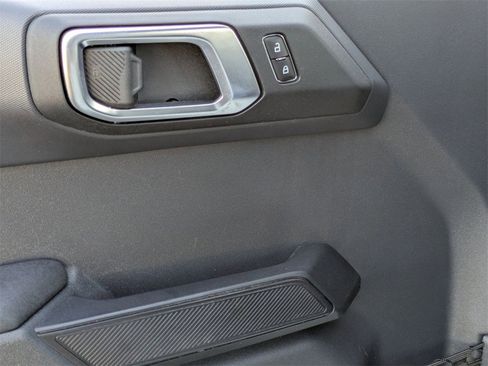 Used 2025 Ford Bronco Big Bend image 16