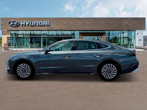 New 2025 Hyundai Sonata SEL image 3