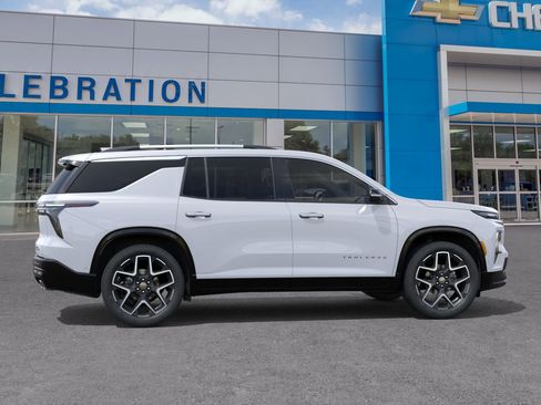 New 2026 Chevrolet Traverse High Country w/ LPO, Floor Liner Package AWD/4WD image 5