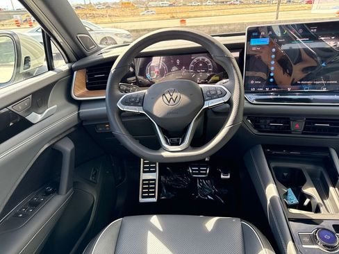 New 2026 Volkswagen Tiguan SEL R-Line image 21