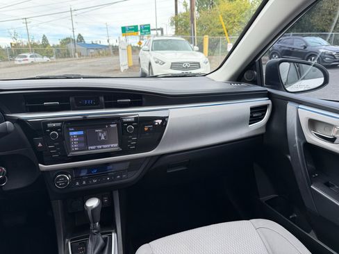 Used 2014 Toyota Corolla S Premium image 18