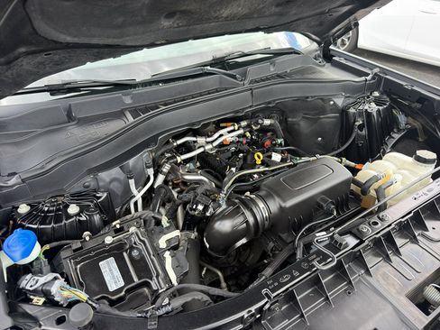 Used 2021 Ford Explorer XLT RWD image 6