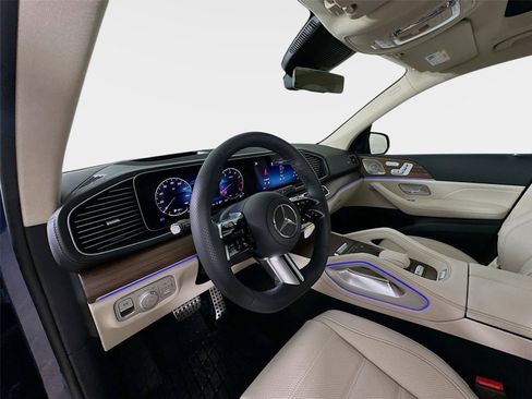 Certified 2026 Mercedes-Benz GLS 450 4MATIC image 9
