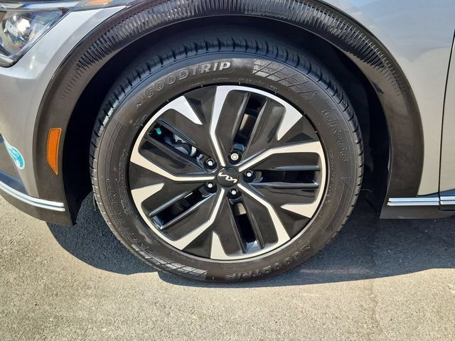 Used 2023 Kia EV6 Wind RWD image 10