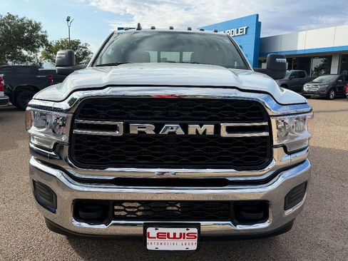 Used 2024 RAM 2500 Tradesman w/ Chrome Appearance Group image 13