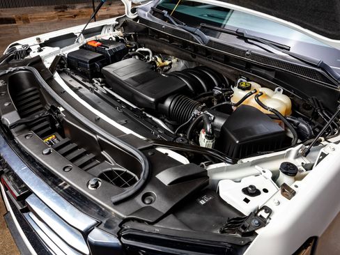 Used 2023 GMC Yukon AT4 image 38