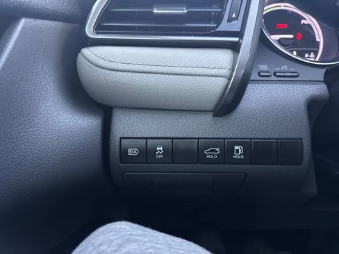 Used 2020 Toyota Camry LE image 18