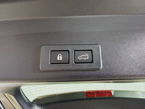 Used 2023 Subaru Ascent Premium w/ Convenience Package image 38