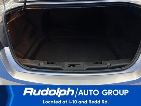 Used 2018 Ford Taurus SE image 21